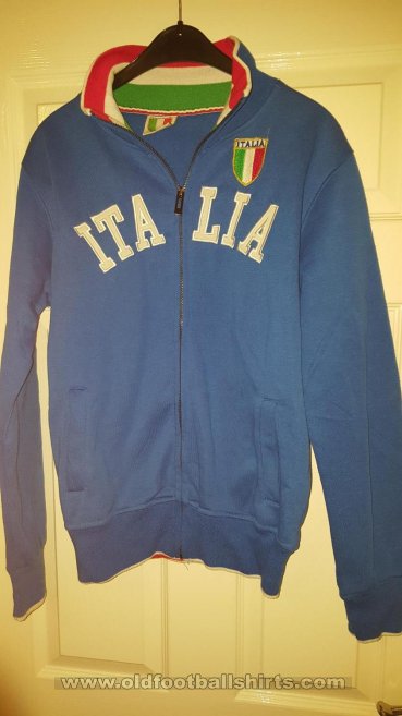 Italy Training/Leisure football shirt (unknown year)