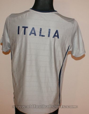 Italy Training/Leisure football shirt 2007
