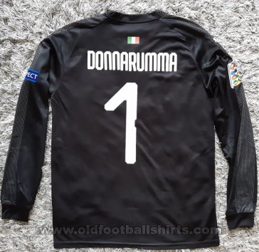 Italy Goalkeeper football shirt 2018 - 2019