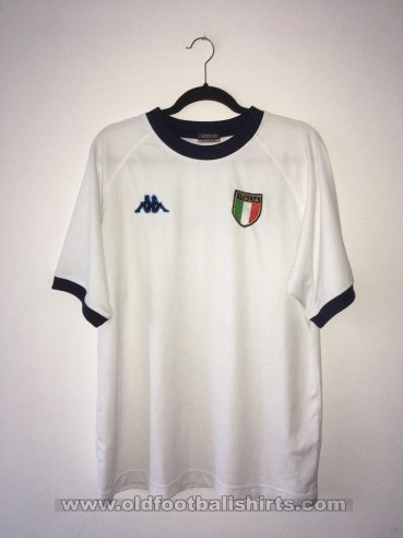 Italy Training/Leisure football shirt 2002