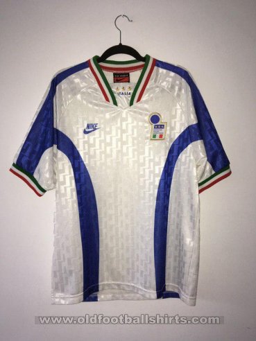 Italy Training/Leisure football shirt 1995 - 1996
