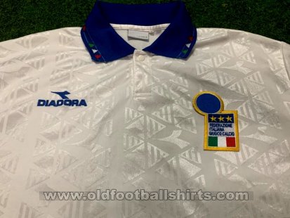Italy Away football shirt 1993