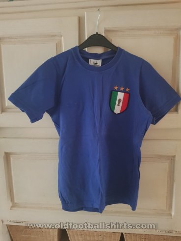 Italy Training/Leisure football shirt 1998