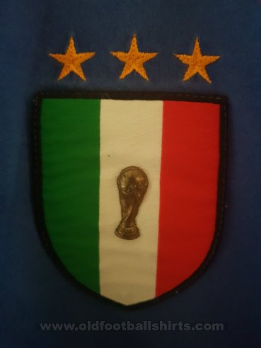 Italy Training/Leisure football shirt 1998