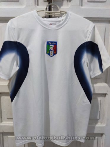 Italy Training/Leisure football shirt (unknown year)