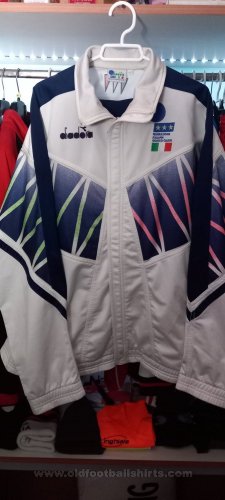 Italy Training/Leisure football shirt 1994