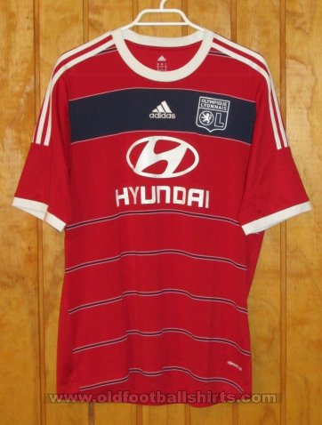 Nouveau maillot 2012-2013 de l'Olympique Lyonnais (domicile
