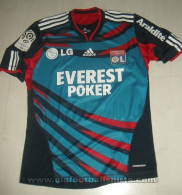 Olympique Lyonnais Özel futbol forması 2010 - 2011