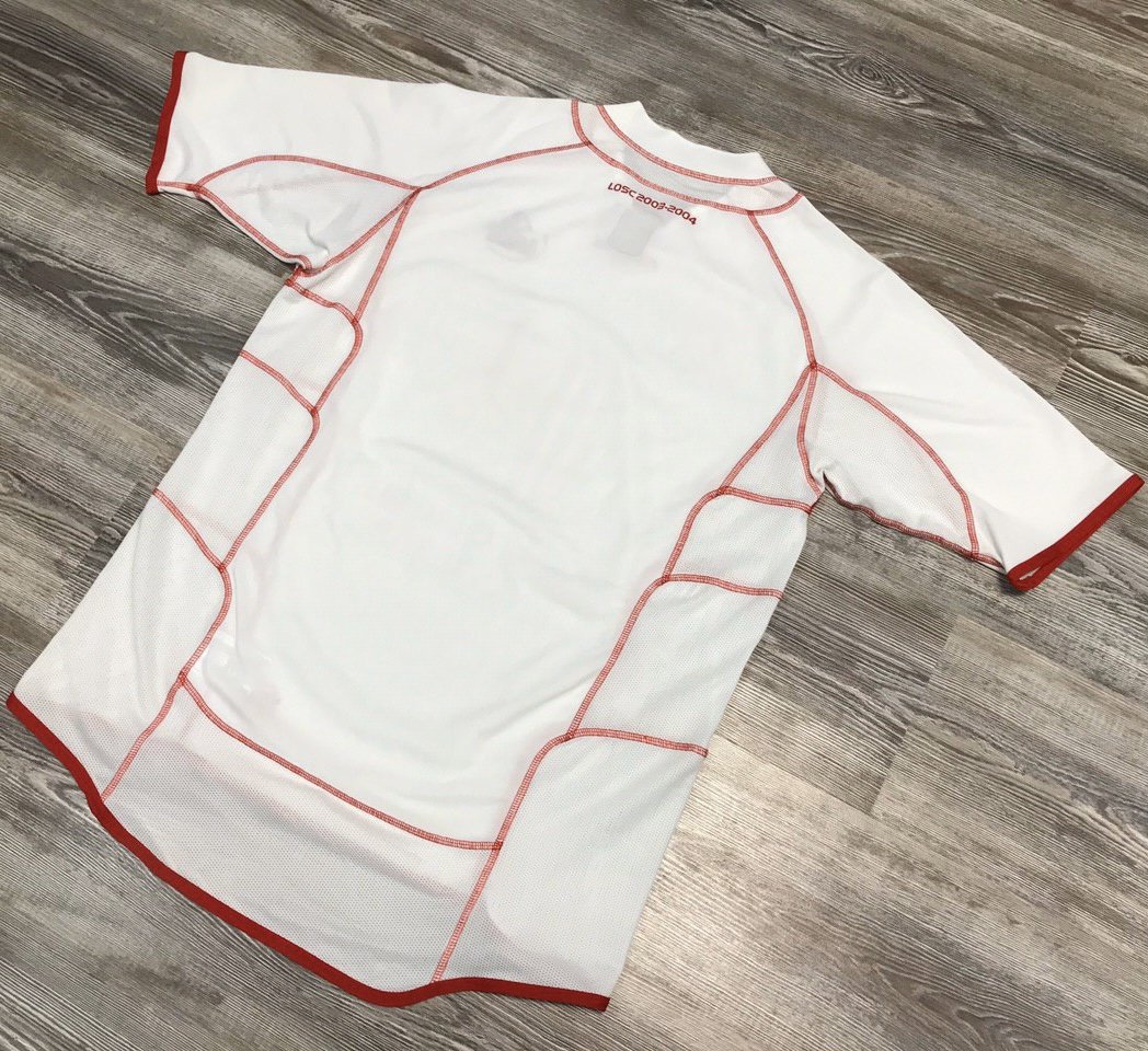 Sortie du maillot domicile 25-26 de Lille - Footy Headlines FR