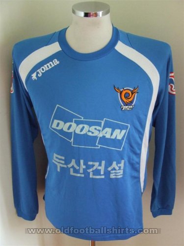 Daegu FC Home football shirt 2009