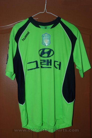 Jeonbuk Hyundai Motors Home football shirt 2009 - 2010