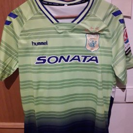 Jeonbuk Hyundai Motors Home football shirt 2017 sponsored by Sonata