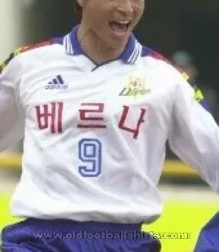 Jeonbuk Hyundai Motors Away football shirt 2000