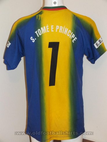 Sao Tome & Principe Goalkeeper football shirt 2011 - ?