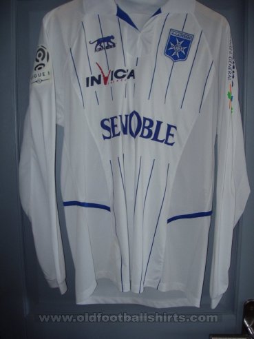 Auxerre Home football shirt 2010 - 2011