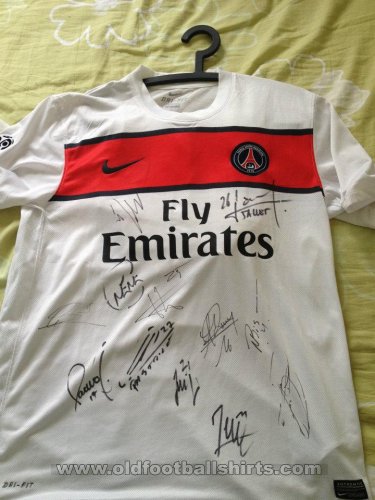 Paris Saint-Germain Away football shirt 2011 - 2012