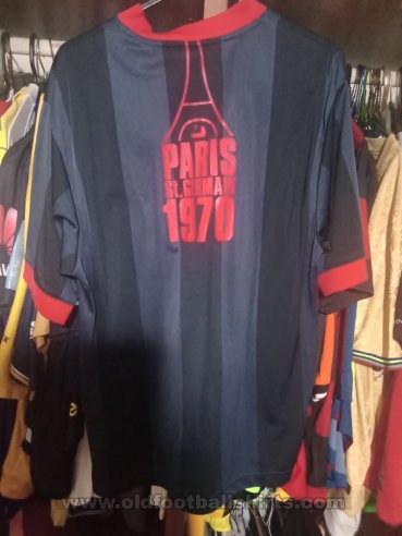 Paris Saint-Germain Latihan/luangan baju bolasepak 2010 - 2011