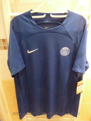 Paris Saint-Germain Training/Leisure football shirt 2022 - 2023