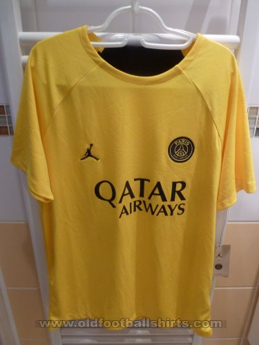 Paris Saint-Germain Training/Leisure football shirt 2022 - 2023