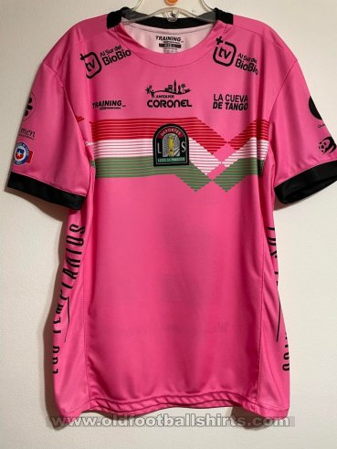 Lota Schwager Third football shirt 2021
