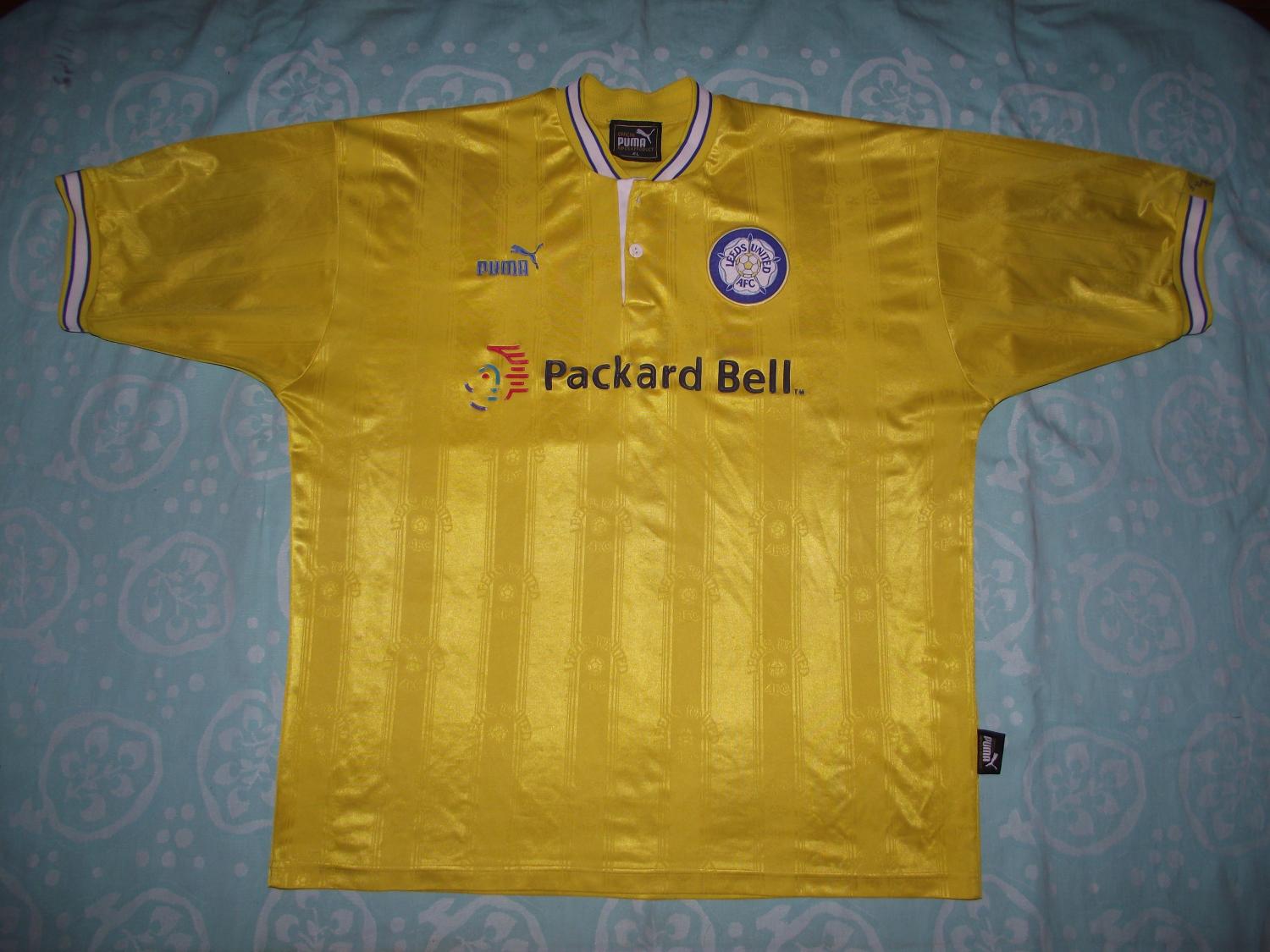 Leeds United Extérieur Maillot de foot 1996 - 1998. Sponsored by Packard Bell