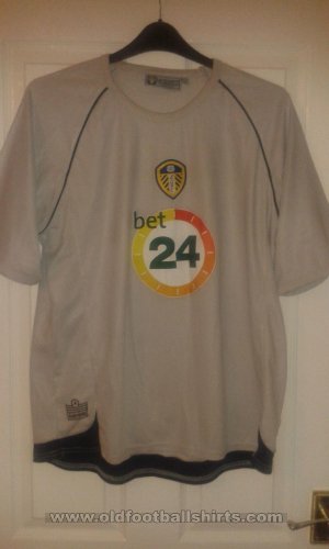 Leeds United Training/Leisure football shirt 1976 - 2014