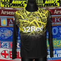 Leeds United Goalkeeper football shirt 2016 - 2018 sponsored by 32Red