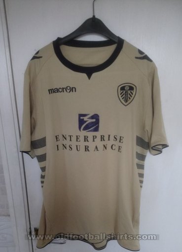 Leeds United Training/Leisure football shirt 2011 - ?