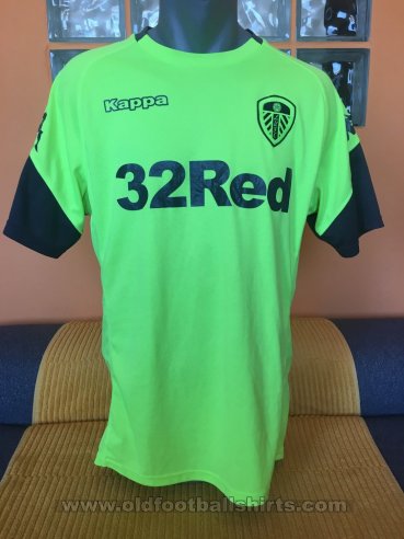 Leeds United Training/Leisure football shirt 2018 - 2019