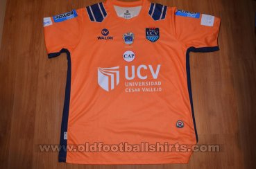 Universidad Cesar Vallejo Third football shirt 2013
