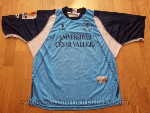 Universidad Cesar Vallejo Home football shirt 2010 - 2011