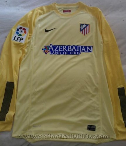 Atletico Madrid Goalkeeper football shirt 2013 - 2014