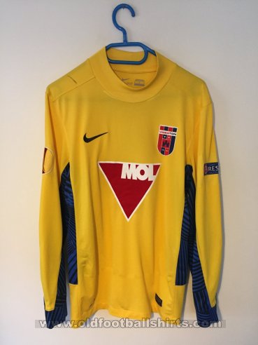 MOL Fehérvár FC Penjaga gol baju bolasepak 2012 - 2013