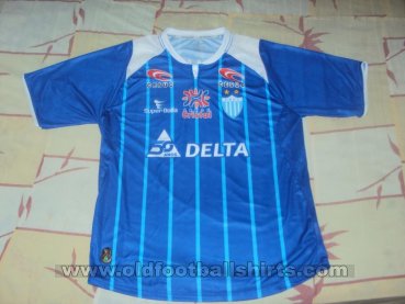 Clube Recreativo e Atlético Catalano Third football shirt 2011
