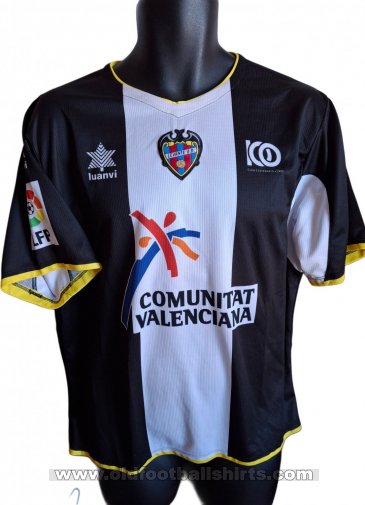 Levante Away football shirt 2010 - 2011