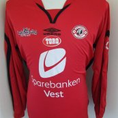 Home football shirt (unknown year)