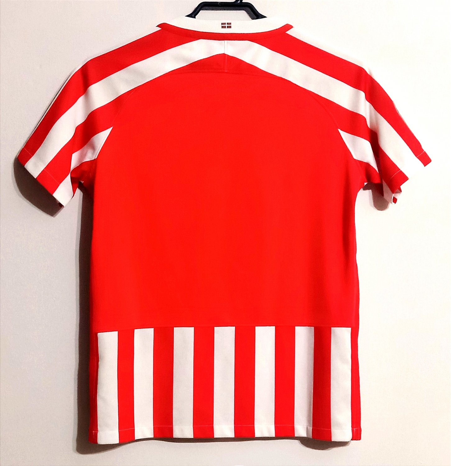 Athletic Bilbao Home football shirt 2016 2017. Sponsored by Kutxabank