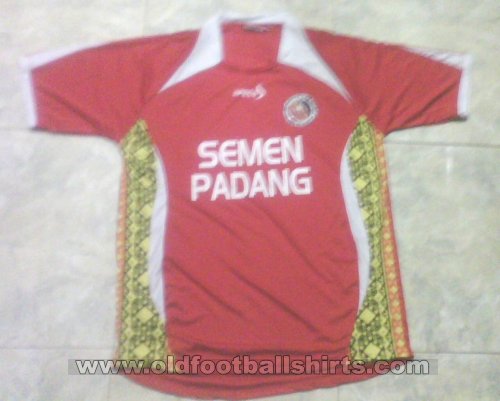 Semen Padang Home football shirt 2010 - 2011