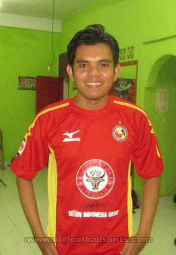 Semen Padang Home football shirt 2013 - 2014