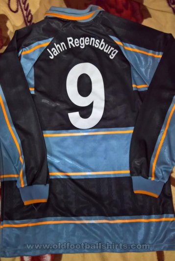 SSV Jahn Regensburg Away football shirt 2001 - 2002