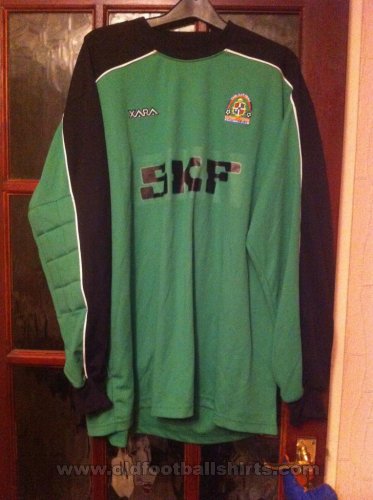 Luton Town Goalkeeper football shirt 2000 - 2001
