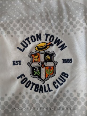 Luton Town Dritte Fußball-Trikots 2017 - 2018