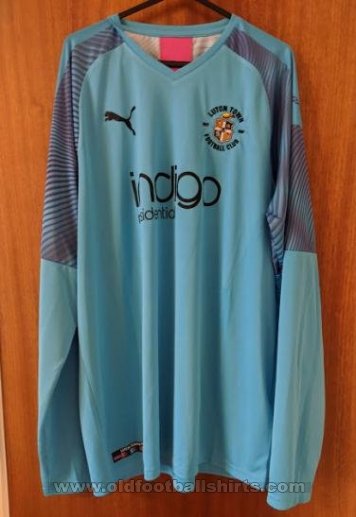 Luton Town Goalkeeper football shirt 2019 - 2020