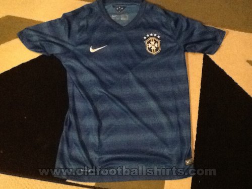 Brazil חוץ חולצת כדורגל 2014 - 2015