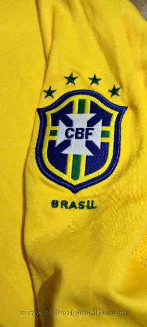 Brazil Training/Leisure football shirt 2000 - 2001