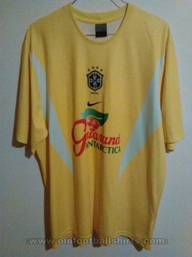 Brazil Training/Leisure football shirt (unknown year)