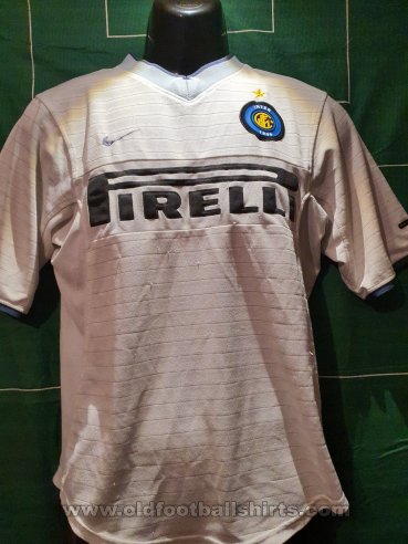 Internazionale חוץ חולצת כדורגל 2000 - 2001