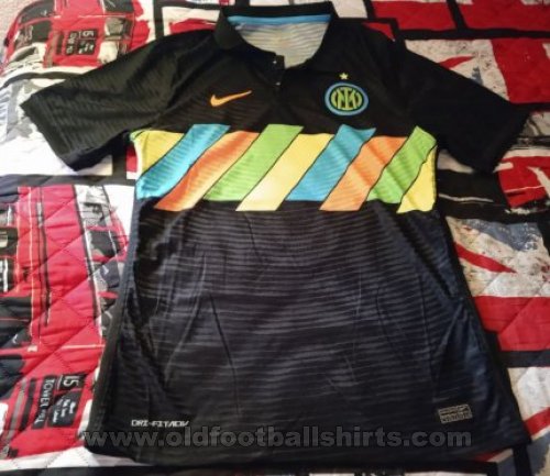 Internazionale שלישית חולצת כדורגל 2021 - 2022
