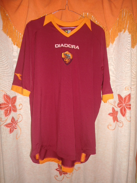 AS Roma home shirt 1996-1997 in Small - Football & Vintage Amsterdam
