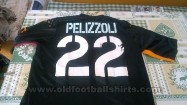 Roma Goalkeeper football shirt 2004 - 2005